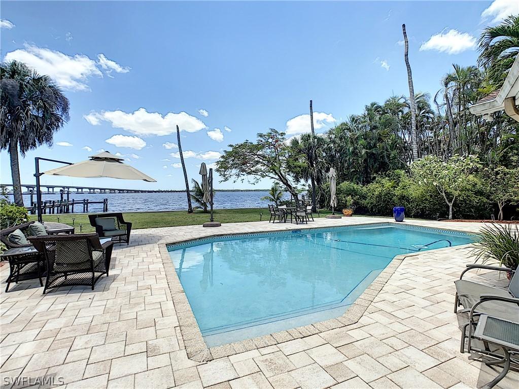 4113 W Riverside Dr., Fort Myers, FL 33901