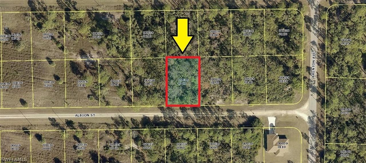 1029 Albion St., Lehigh Acres, FL 33974