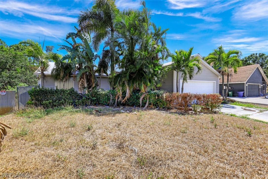 8052 Cypress Dr., Fort Myers, FL 33967