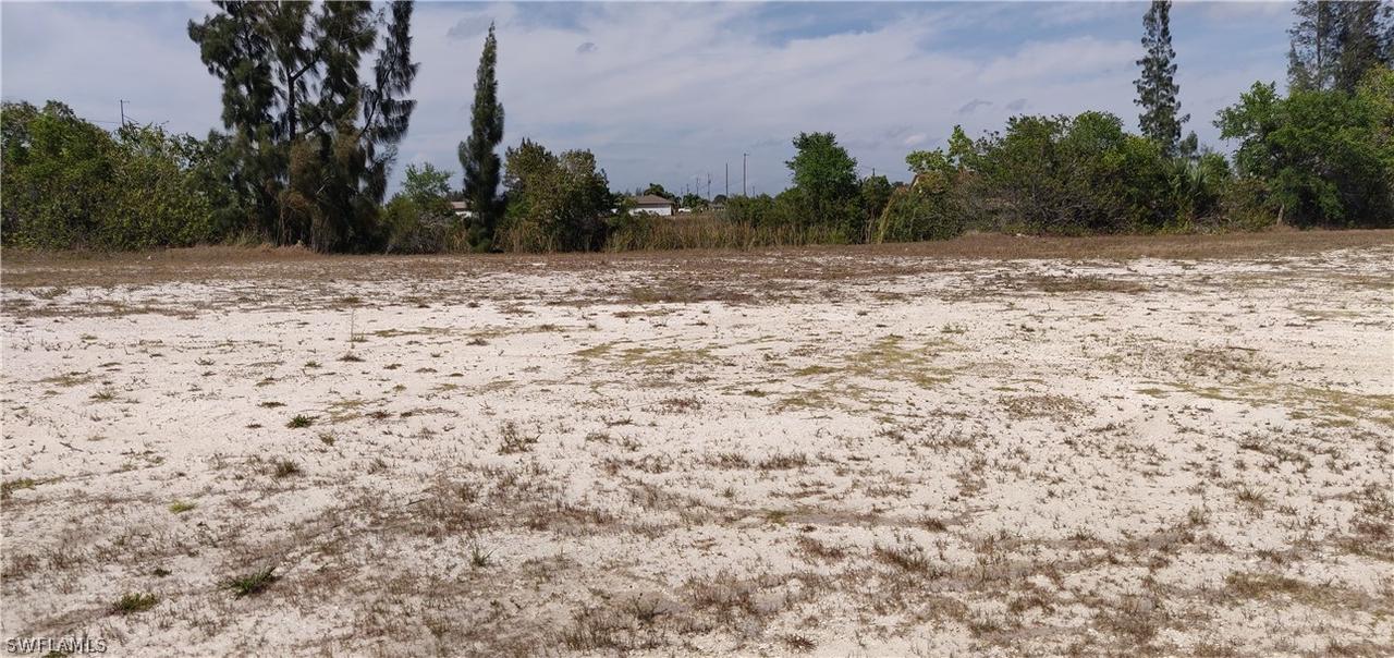 11 NE 8th Ter., Cape Coral, FL 33909