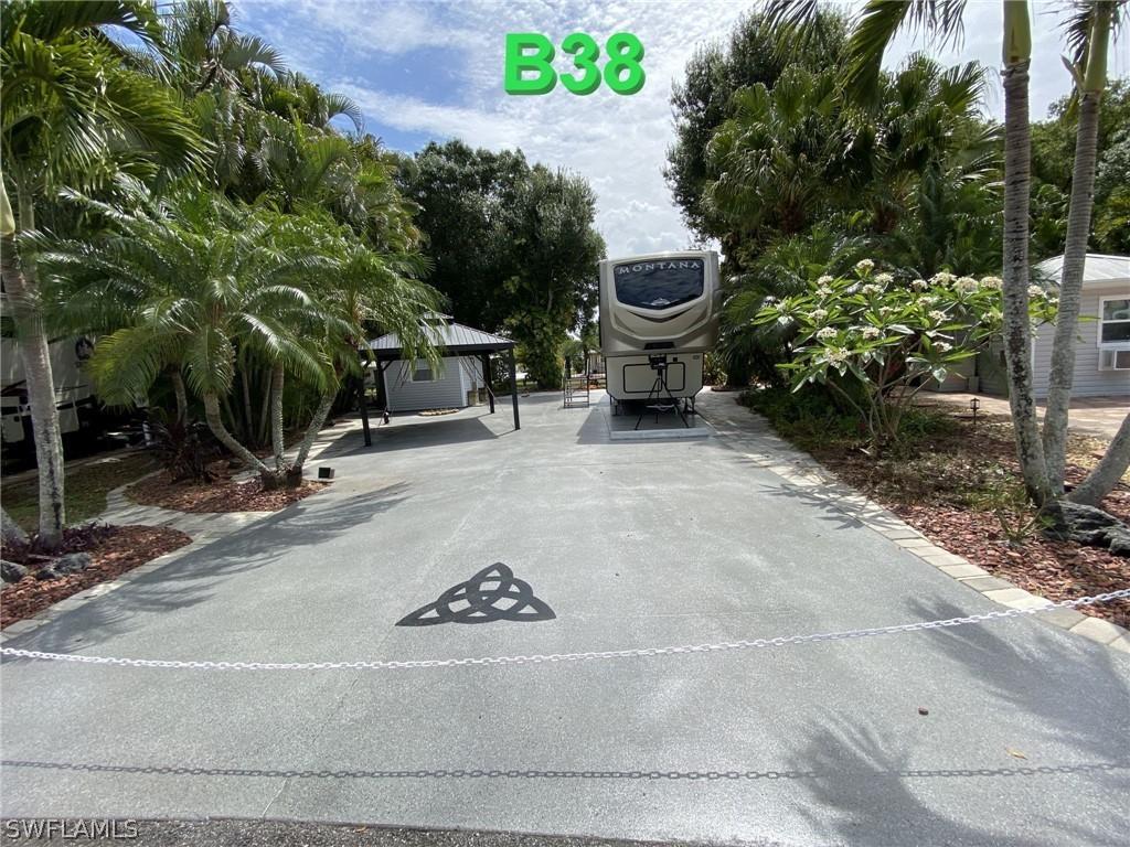 5661 Maplewood Ct., Fort Myers, FL 33905
