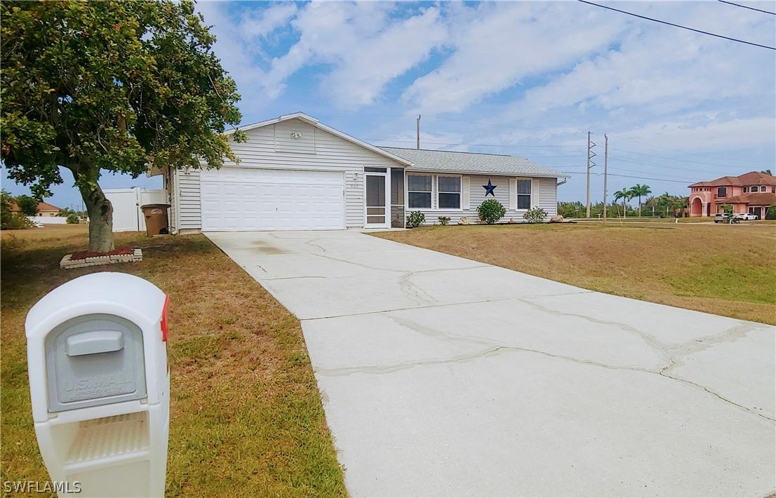 902 NW 24th Ave., Cape Coral, FL 33993