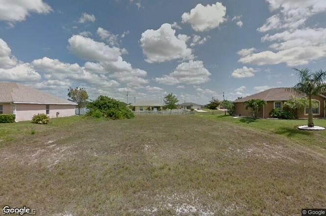 2209 NW 2nd Ave., Cape Coral, FL 33993