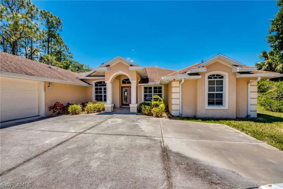 17 Columbus Ave., Lehigh Acres, FL 33936
