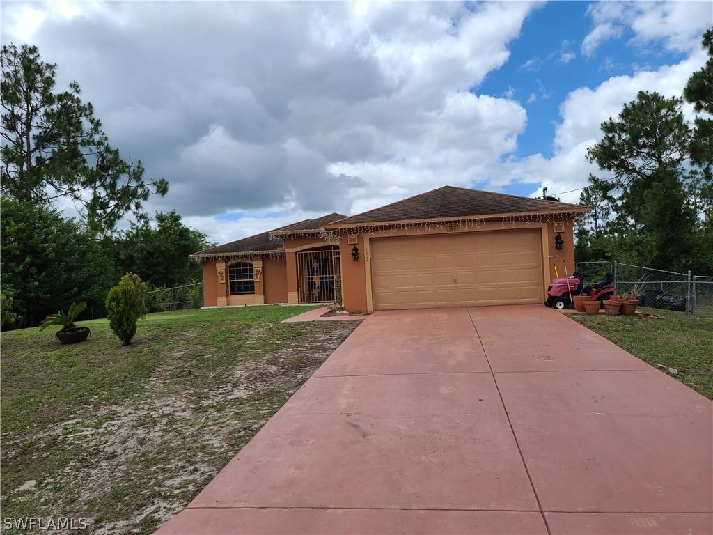 652 Keller St., Lehigh Acres, FL 33974