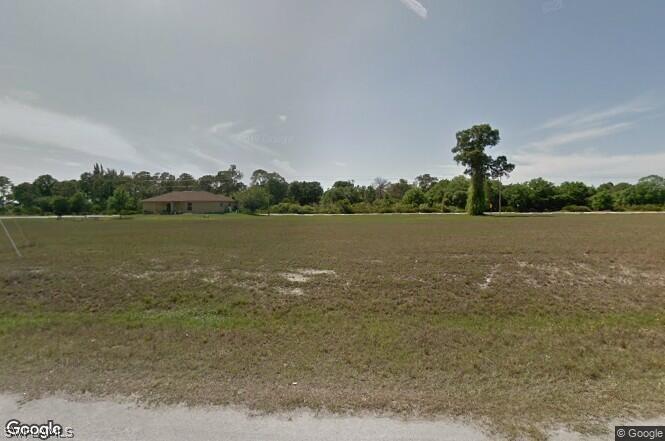 2420 NW 15th Pl., Cape Coral, FL 33993