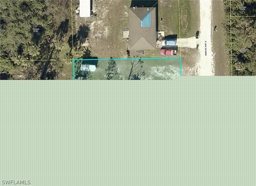 452 Naples Ave., Lehigh Acres, FL 33974