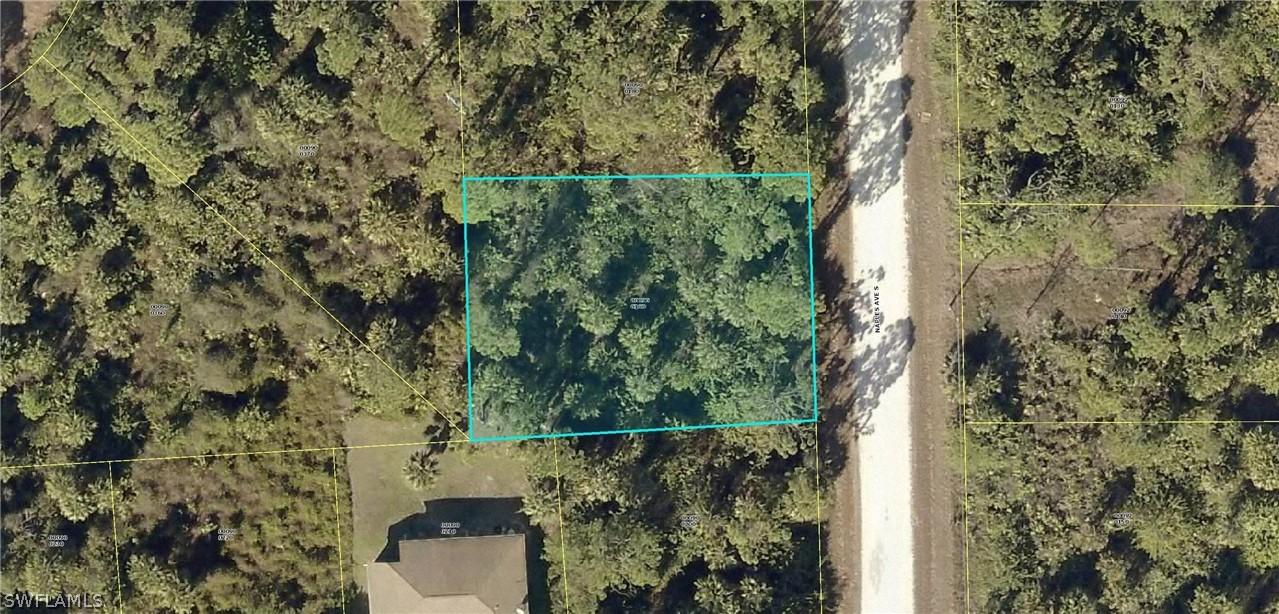 464 Naples Ave., Lehigh Acres, FL 33974