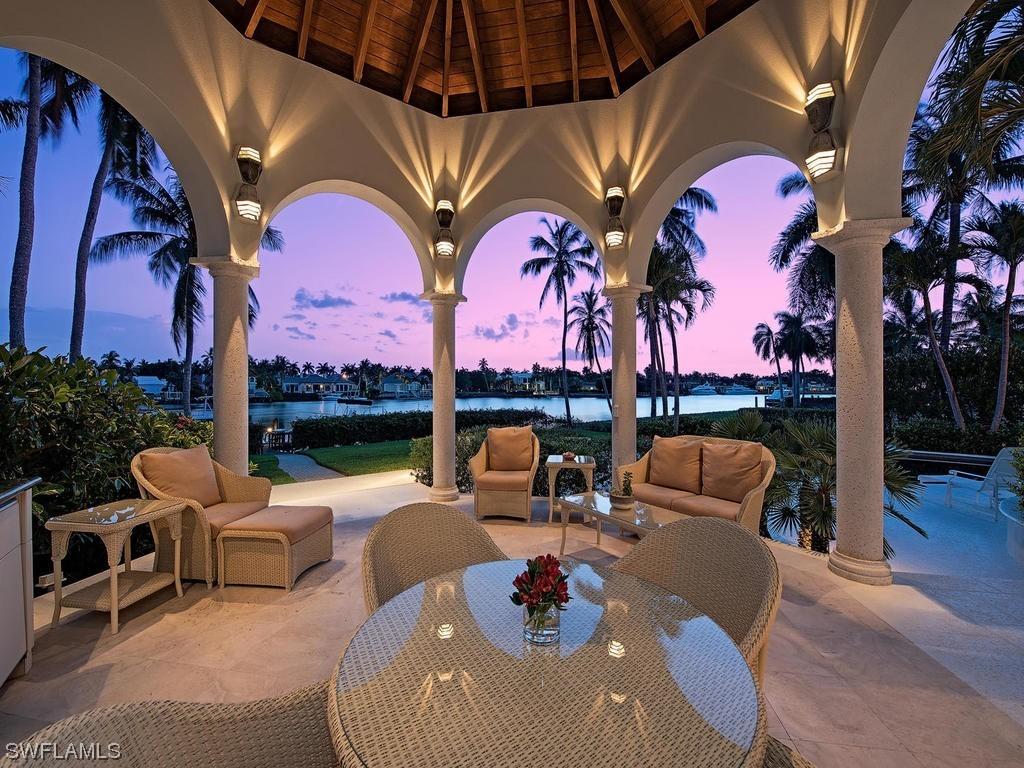 1026 Spyglass Ln., Naples, FL 34102