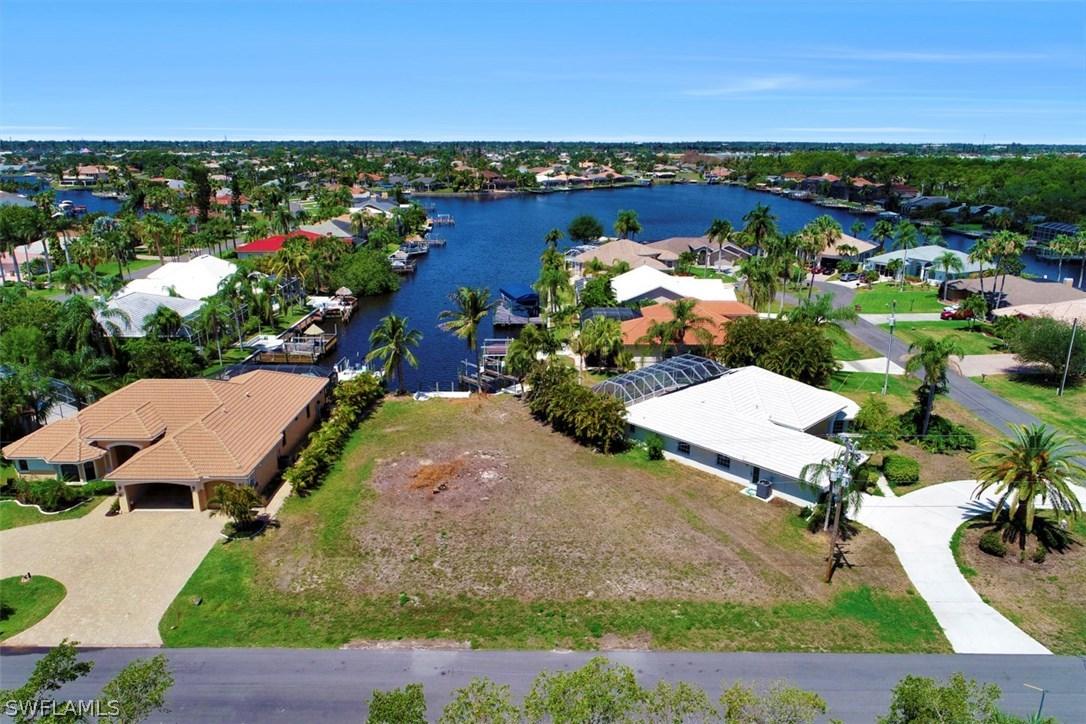 1942 SE 21st Ct., Cape Coral, FL 33990