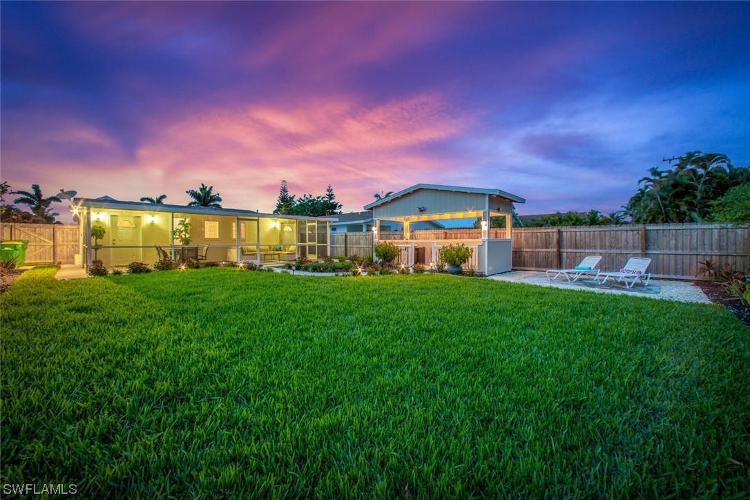 810 97th Ave., Naples, FL 34108