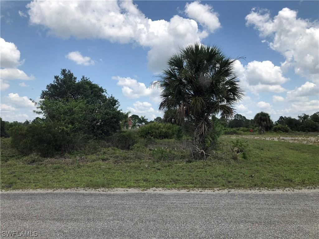 743 Foxtail St., Lehigh Acres, FL 33974