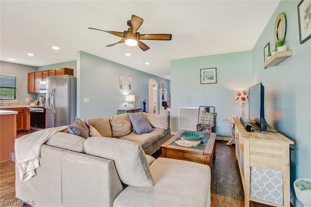 1213 SW Trafalgar Pkwy., Cape Coral, FL 33991