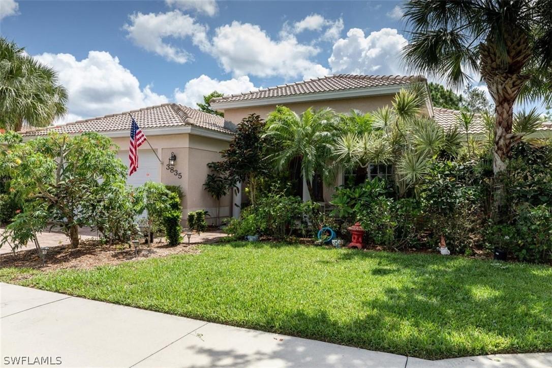 3835 Recreation Ln., Naples, FL 34116