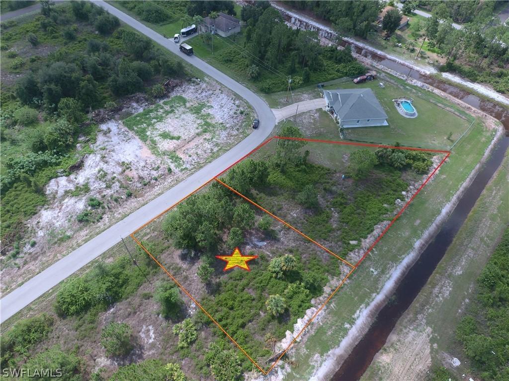 529 Millcreek St., Lehigh Acres, FL 33974