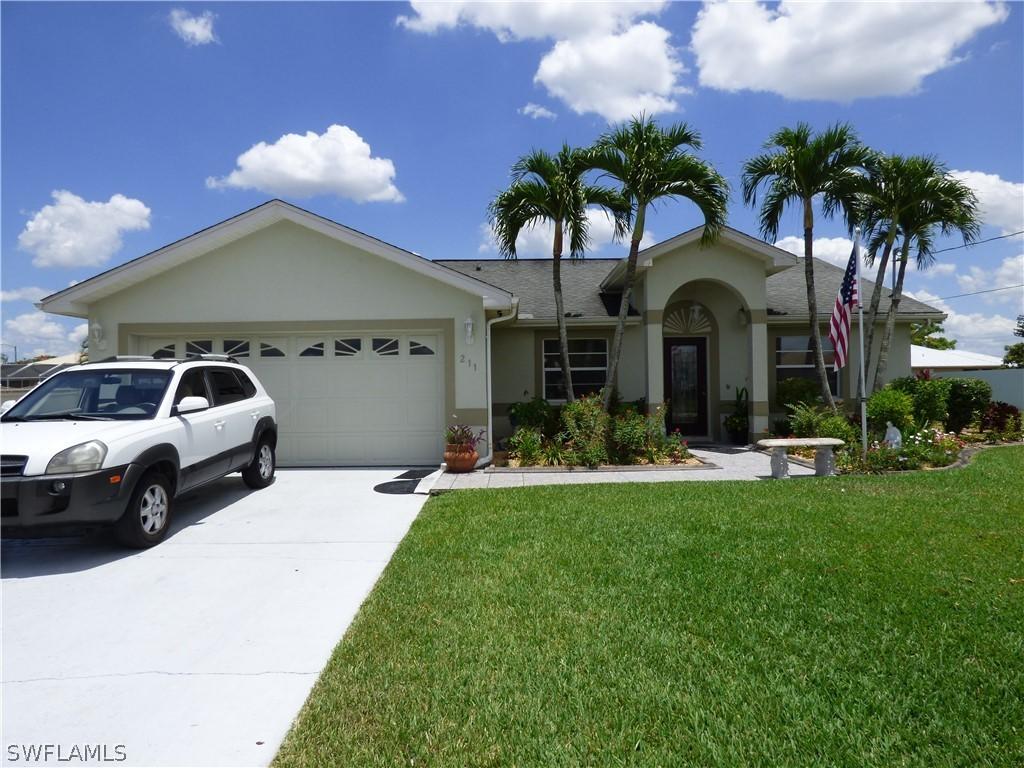 211 Lanyard Pl., Lehigh Acres, FL 33936