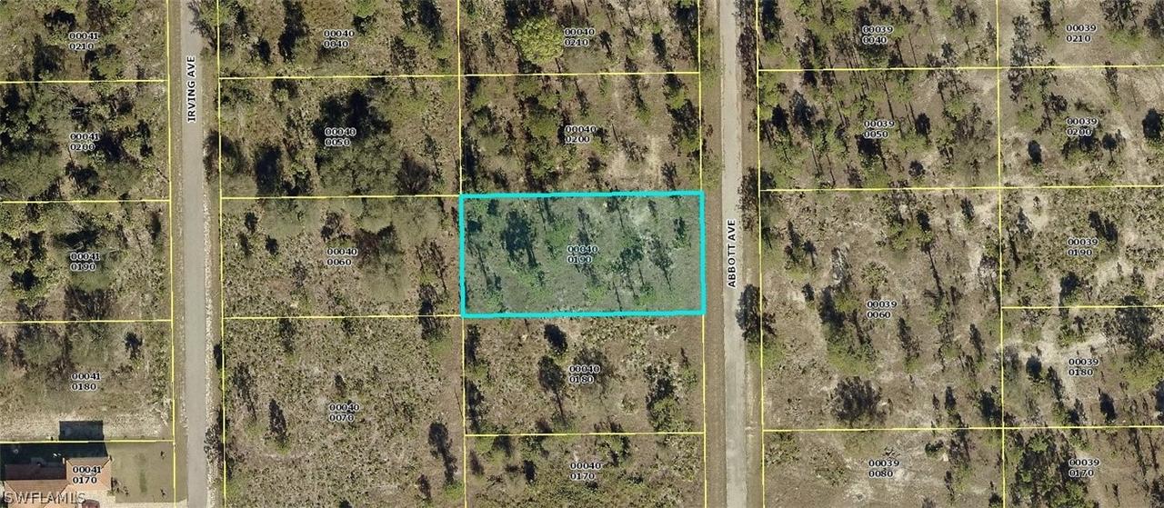 313 Abbott Ave., Lehigh Acres, FL 33936