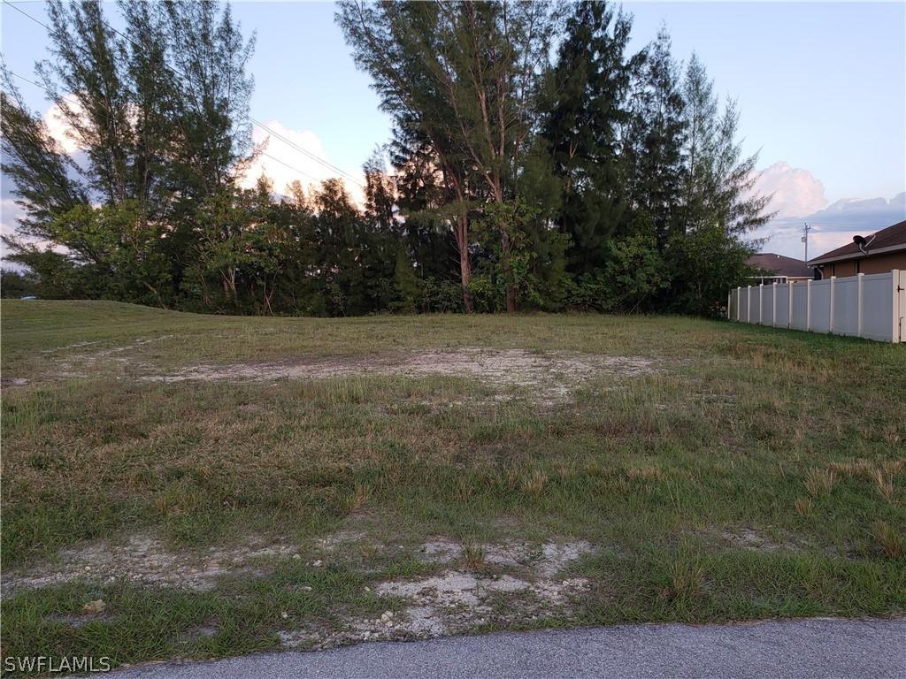2405 SW 17th Pl., Cape Coral, FL 33914
