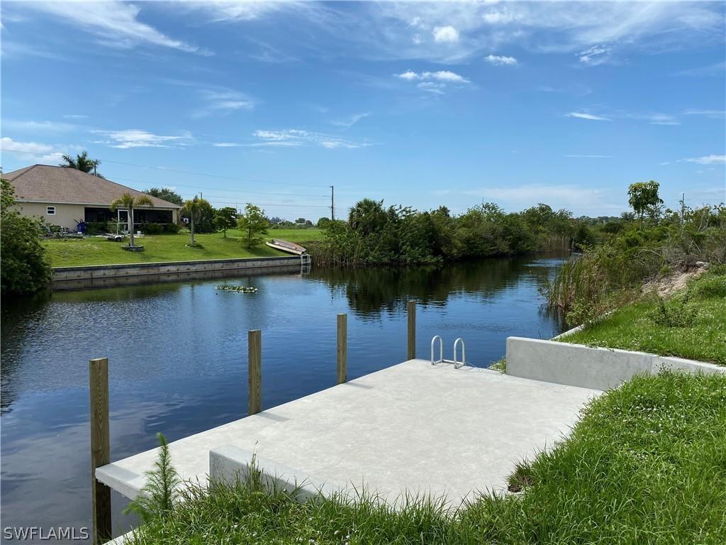 925 NW 12th Pl., Cape Coral, FL 33993