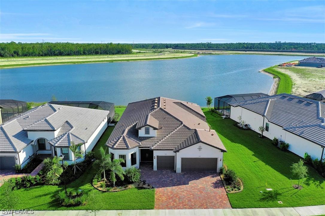 6920 Cocoplum St., Naples, FL 34114