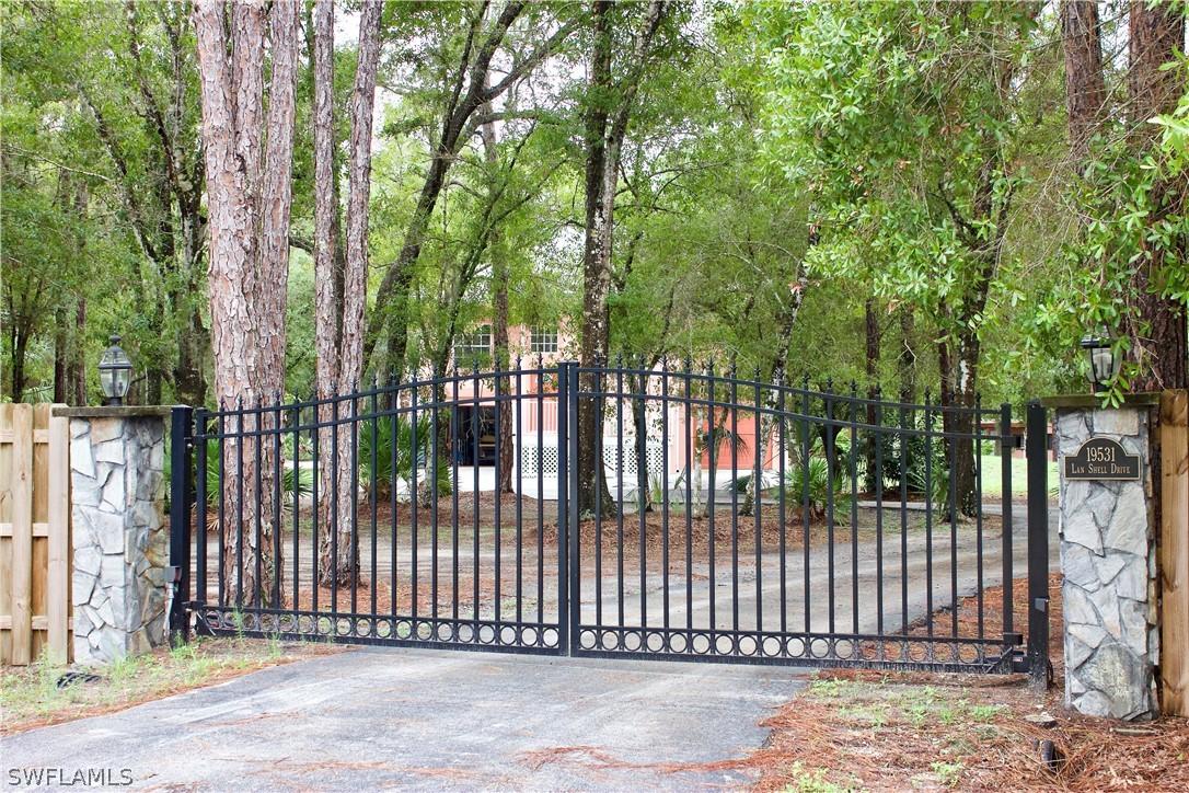 19531 Lan Shell Dr., North Fort Myers, FL 33917