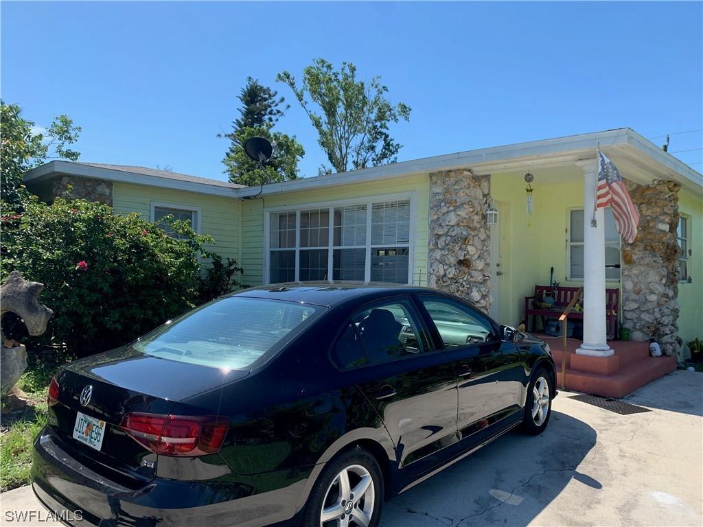 3328 Seminole Ave., Naples, FL 34112