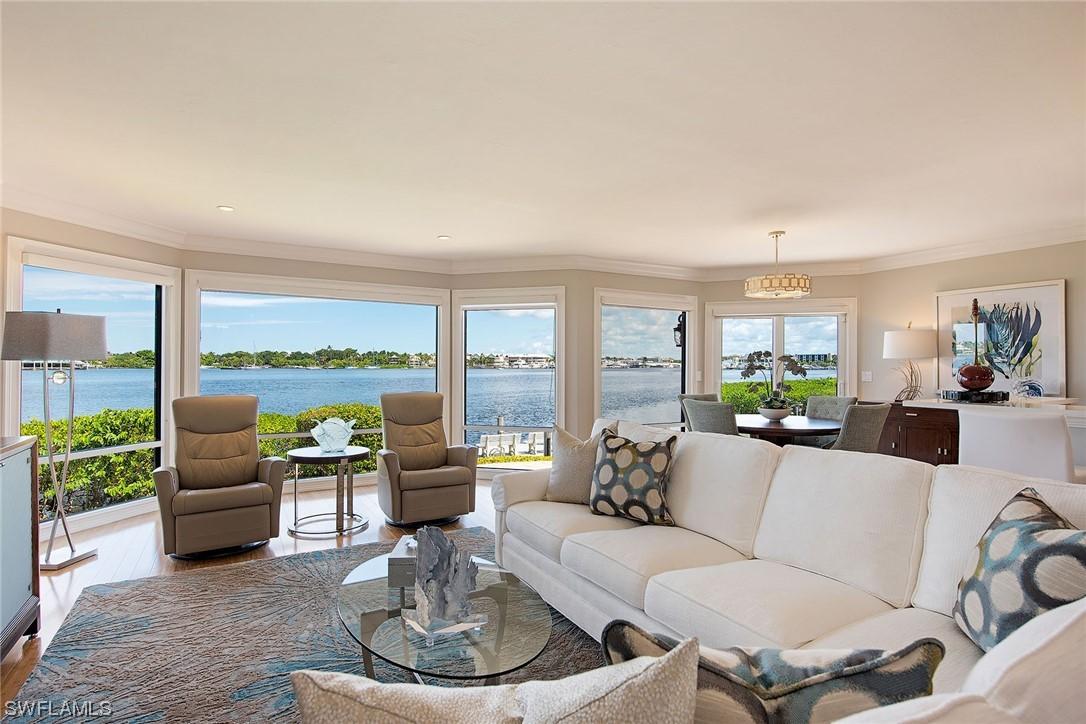 1305 Chesapeake Ave. #2-B, Naples, FL 34102