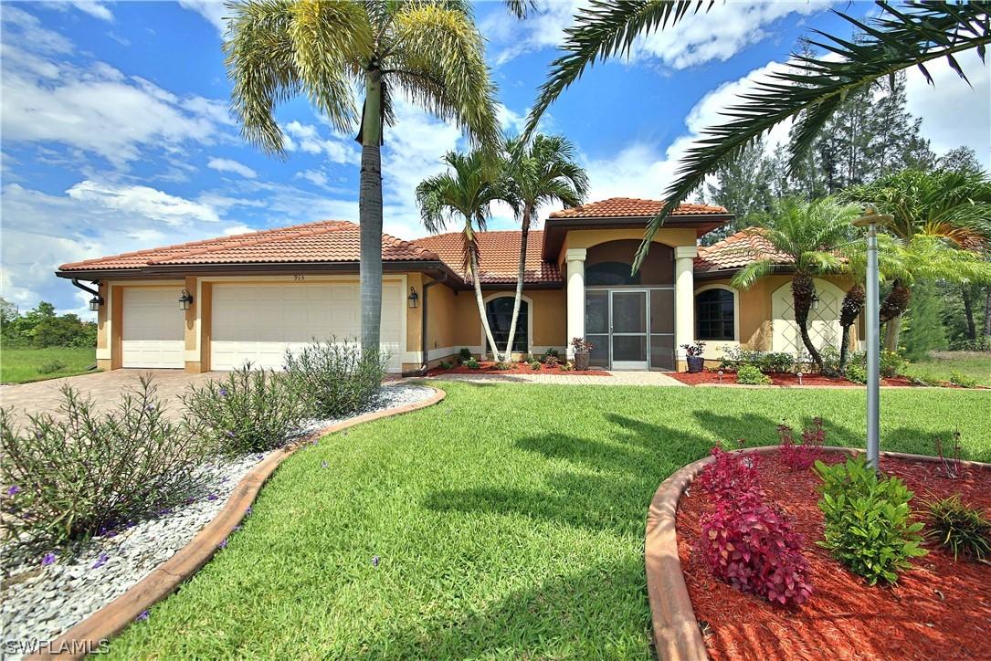 915 NE 1st Ave., Cape Coral, FL 33909