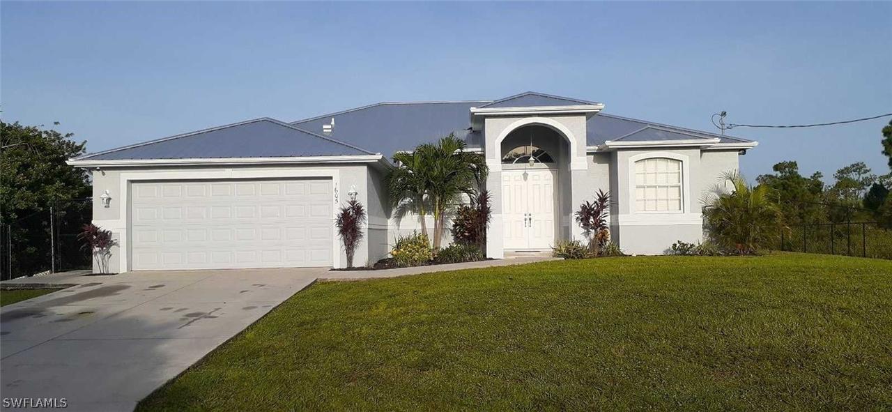 1605 Robert Ave., Lehigh Acres, FL 33972
