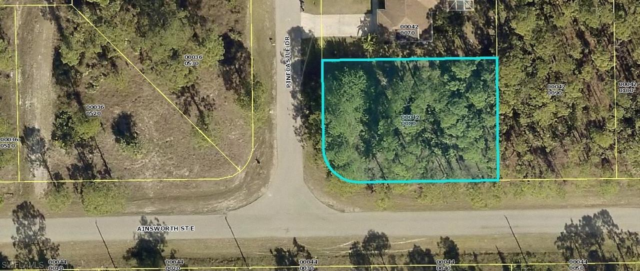 718 Pinecastle Dr., Lehigh Acres, FL 33974