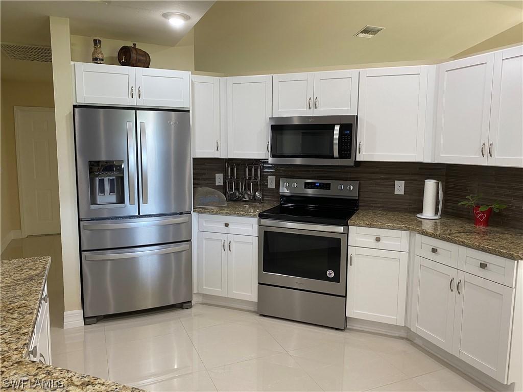 302 NE 19th Ave., Cape Coral, FL 33909