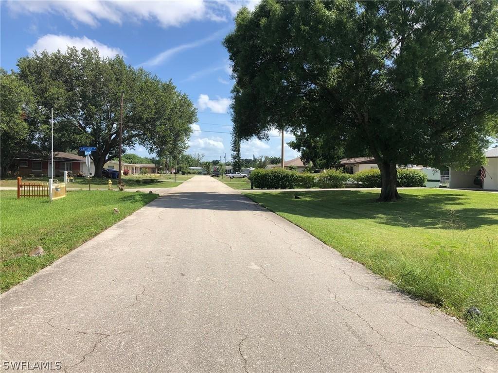 16 Kentucky Rd., Lehigh Acres, FL 33936