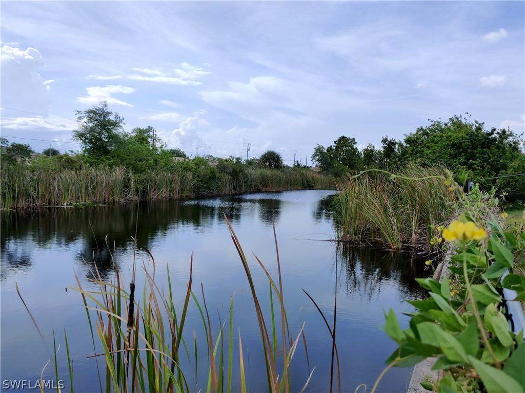 416 NW 18th Pl., Cape Coral, FL 33993