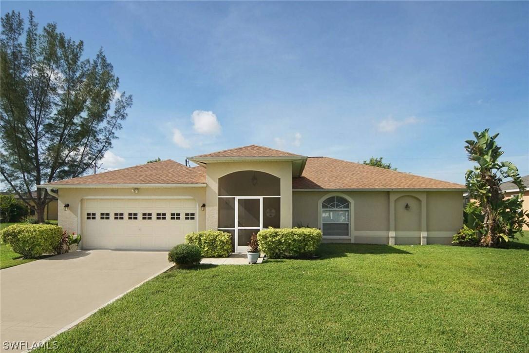 212 29th Ter., Cape Coral, FL 33904