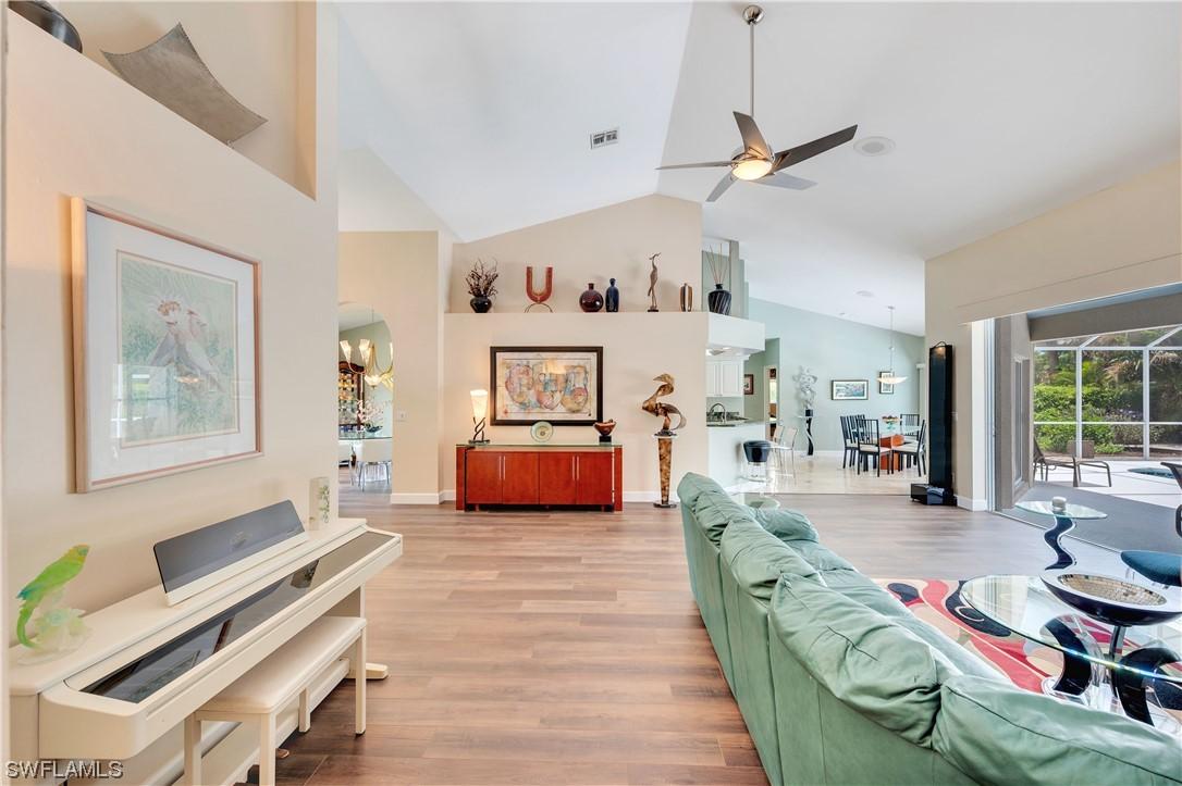 457 Raven Way, Naples, FL 34110