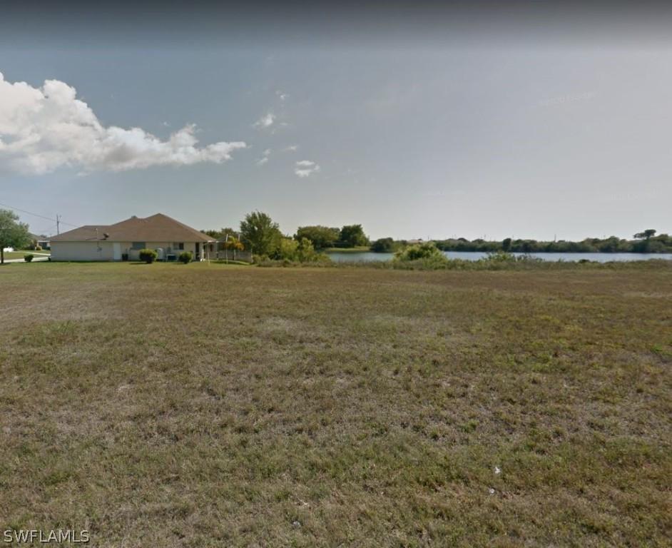 818 Diplomat Pkwy., Cape Coral, FL 33909