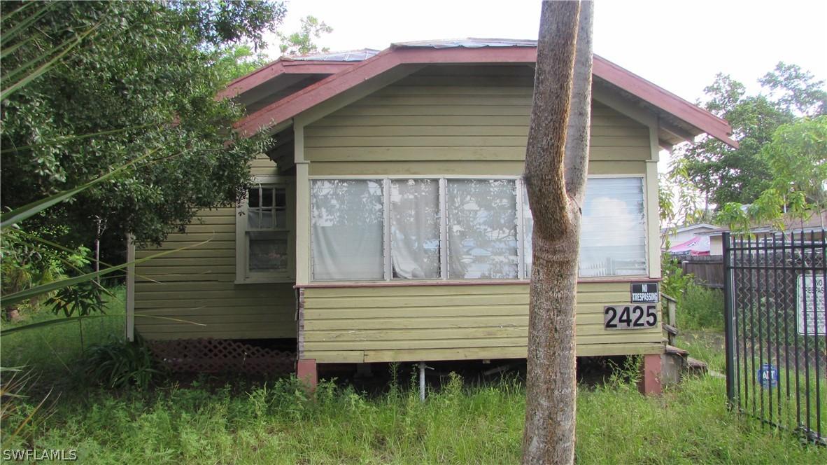 2425 Edison Ave., Fort Myers, FL 33901
