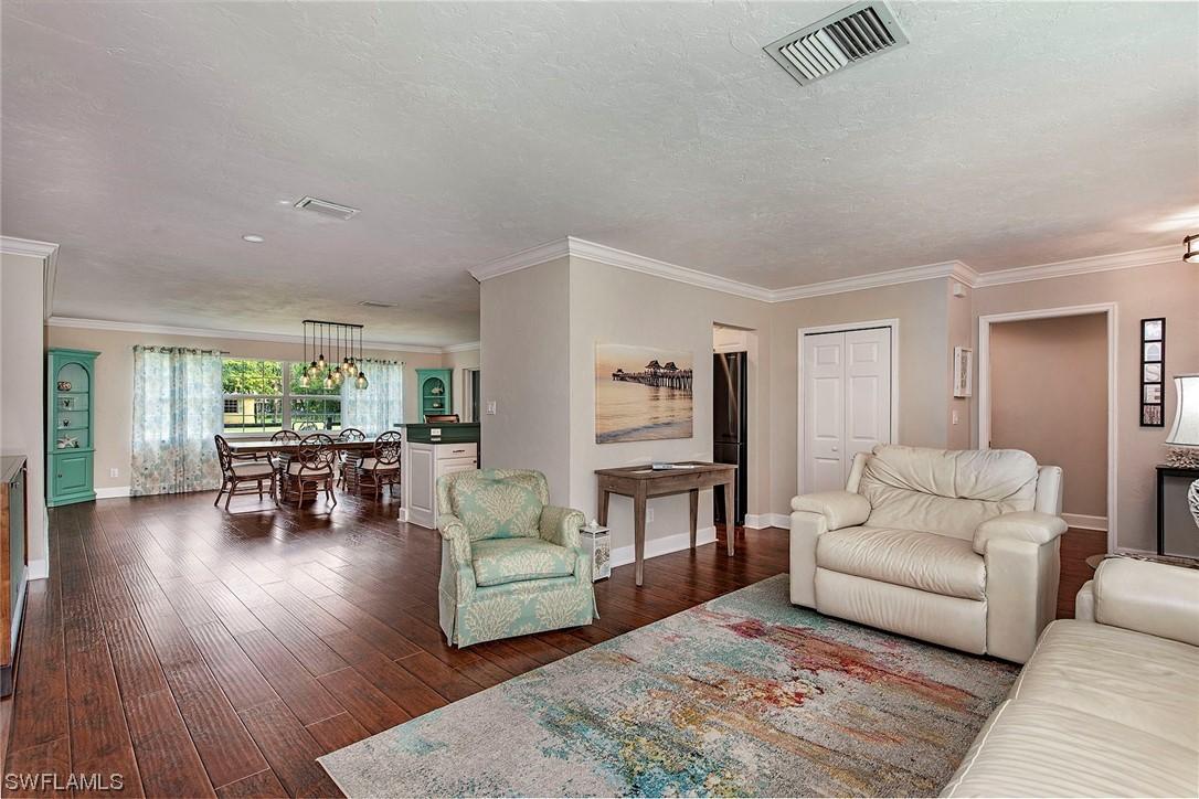 4175 1st Ave., Naples, FL 34119