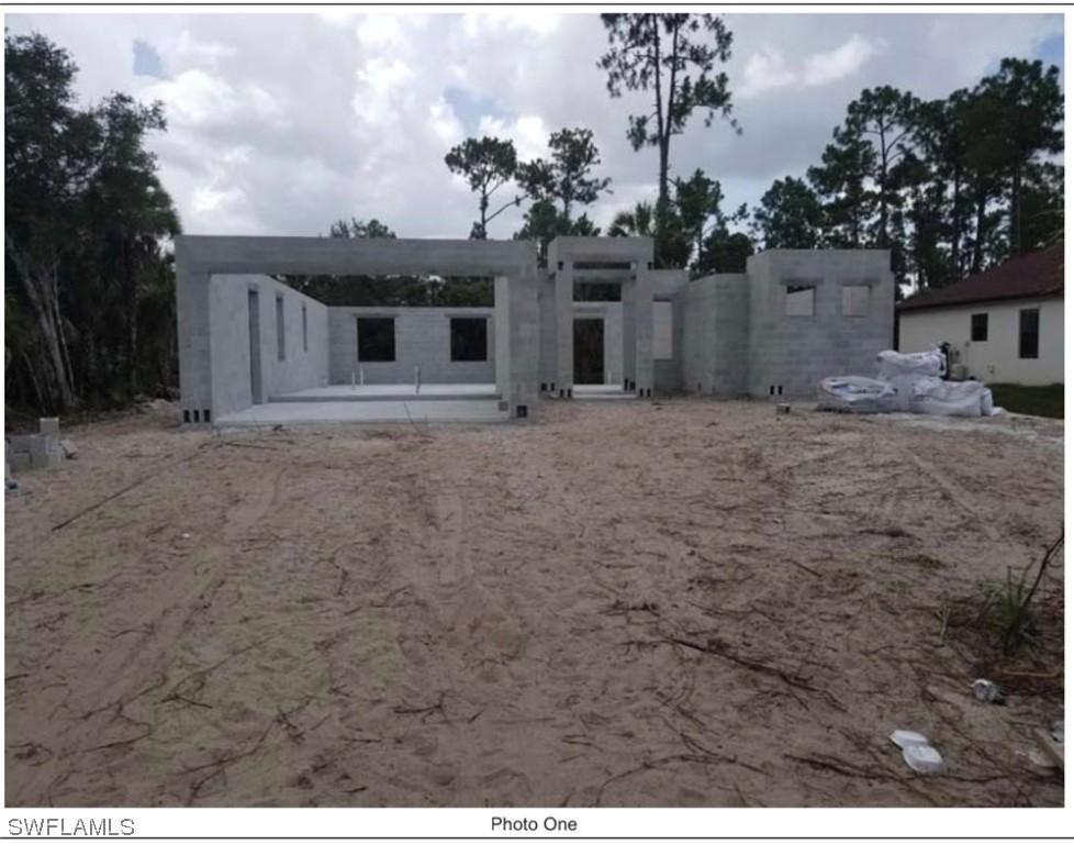 2509 10th Ave., Naples, FL 34117