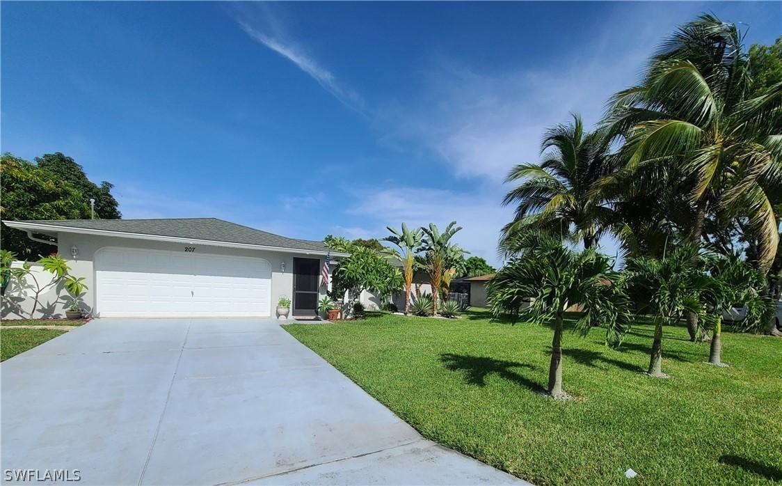 207 SE Santa Barbara Pl., Cape Coral, FL 33990