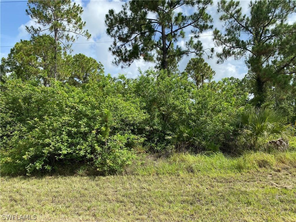 3207 E 13th St., Lehigh Acres, FL 33972