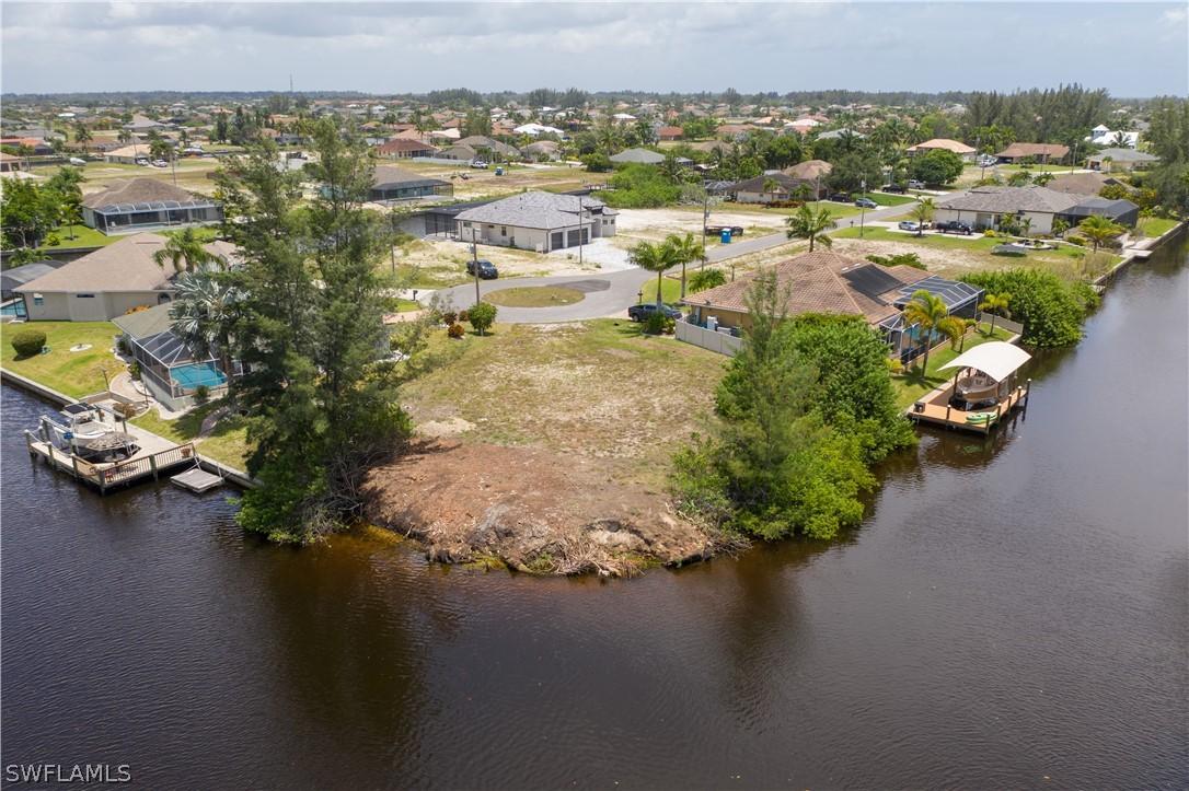316 NW 39th Ave., Cape Coral, FL 33993