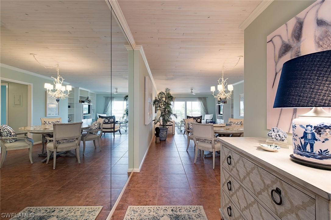 1977 Gulf Shore Blvd. #502, Naples, FL 34102