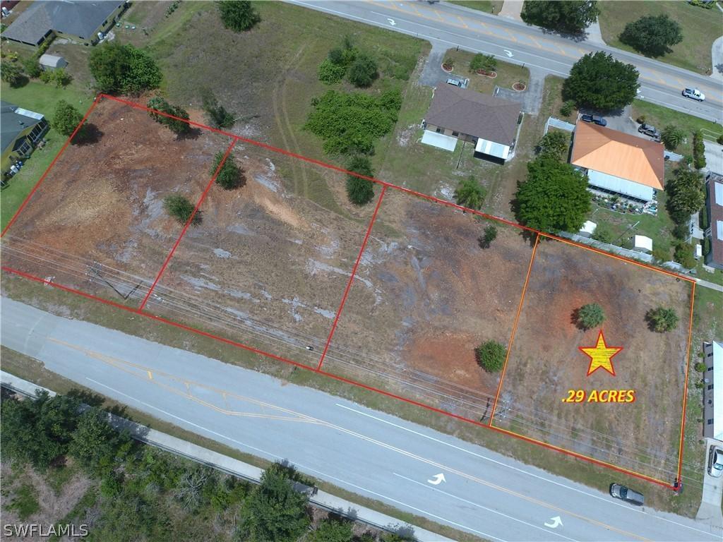 674 Thomas Sherwin Ave., Lehigh Acres, FL 33974