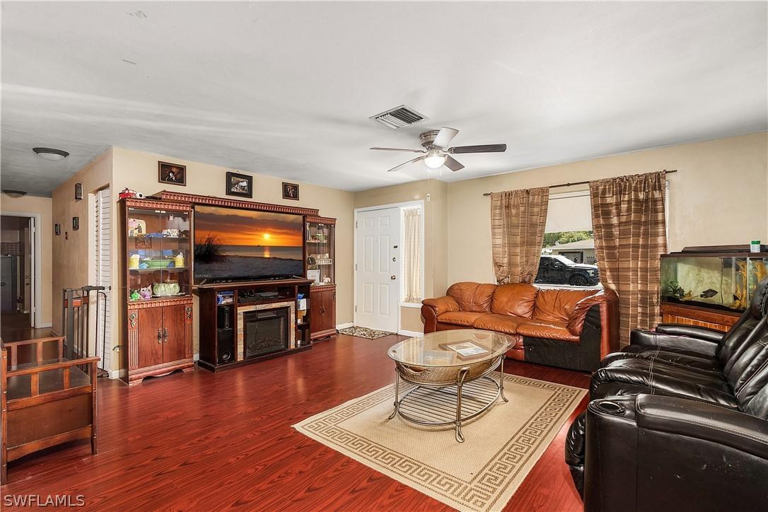 2714 SE 18th Ave., Cape Coral, FL 33904