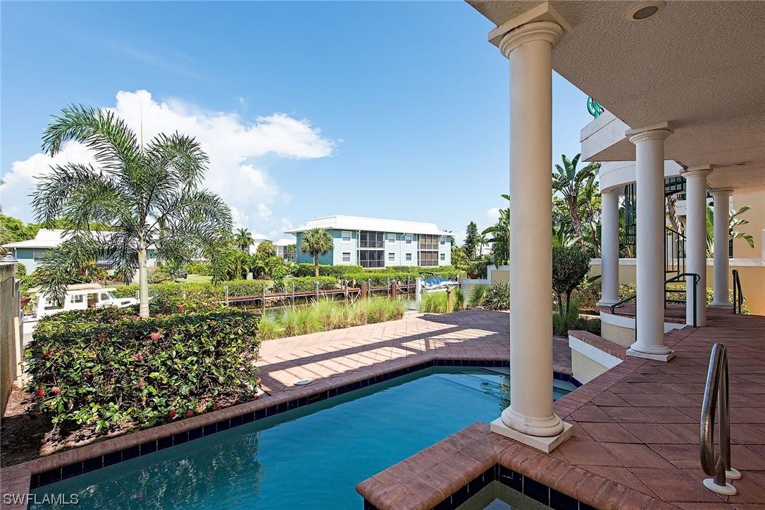 1140 Clam Ct. #5, Naples, FL 34102
