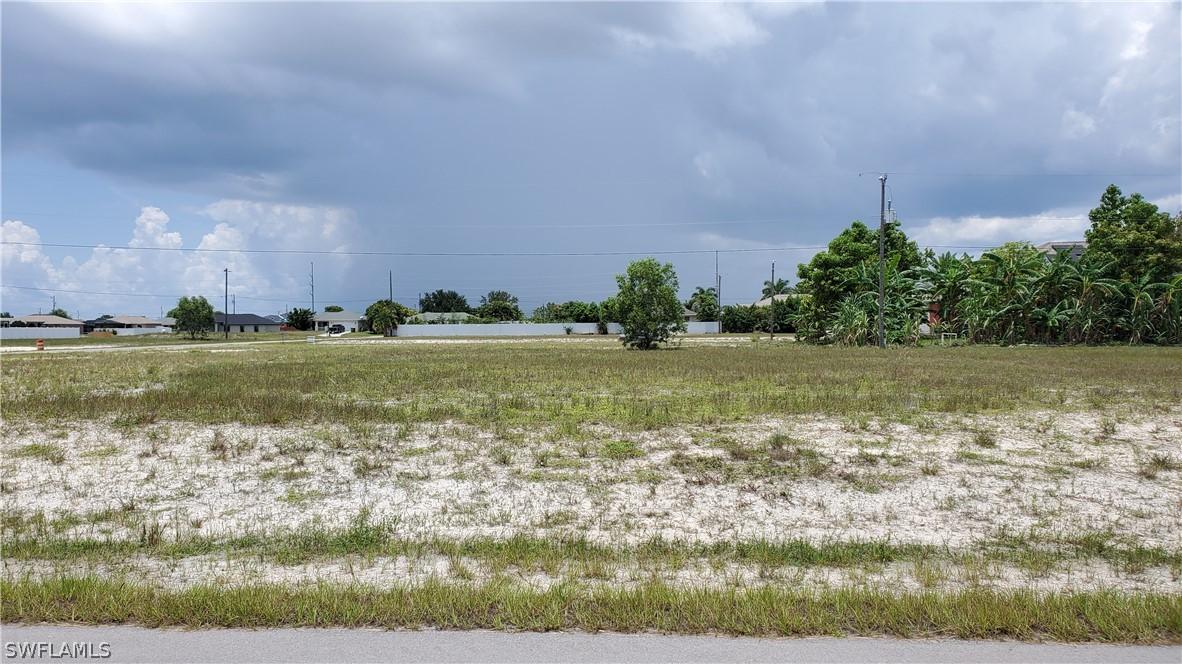 607 NW 6th Ter., Cape Coral, FL 33993