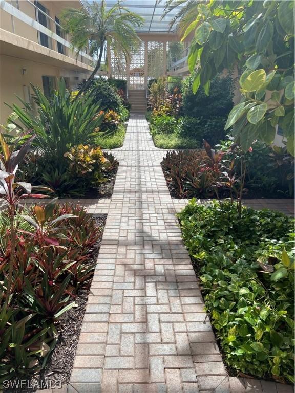 1964 Alamanda Dr. #10, Naples, FL 34102