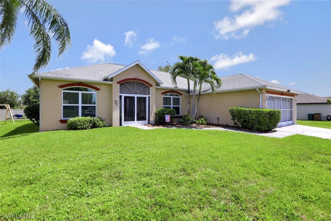831 SW 17th Ter., Cape Coral, FL 33991