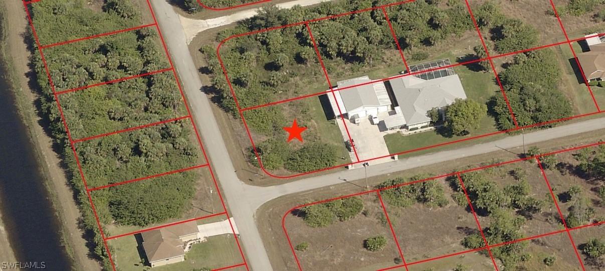 715 Chambers St., Lehigh Acres, FL 33974